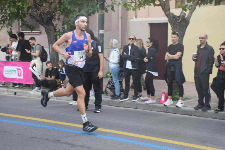 Εντυπωσιακό ντεμπούτο του Νίκου Παρθένη στον Αυθεντικό Μαραθώνιο της Αθήνας